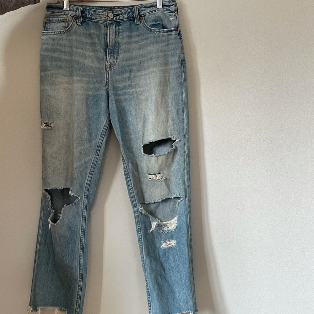 Girlfriend Abercrombie Straight Leg Jeans